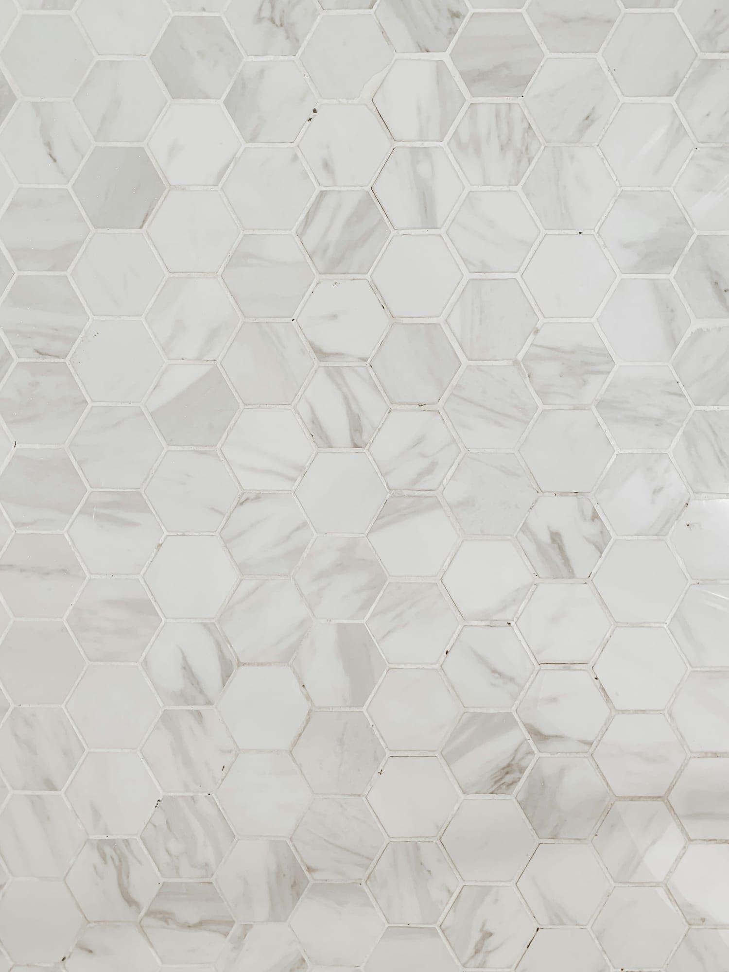 Hexagon marble-look mosaic tile detail